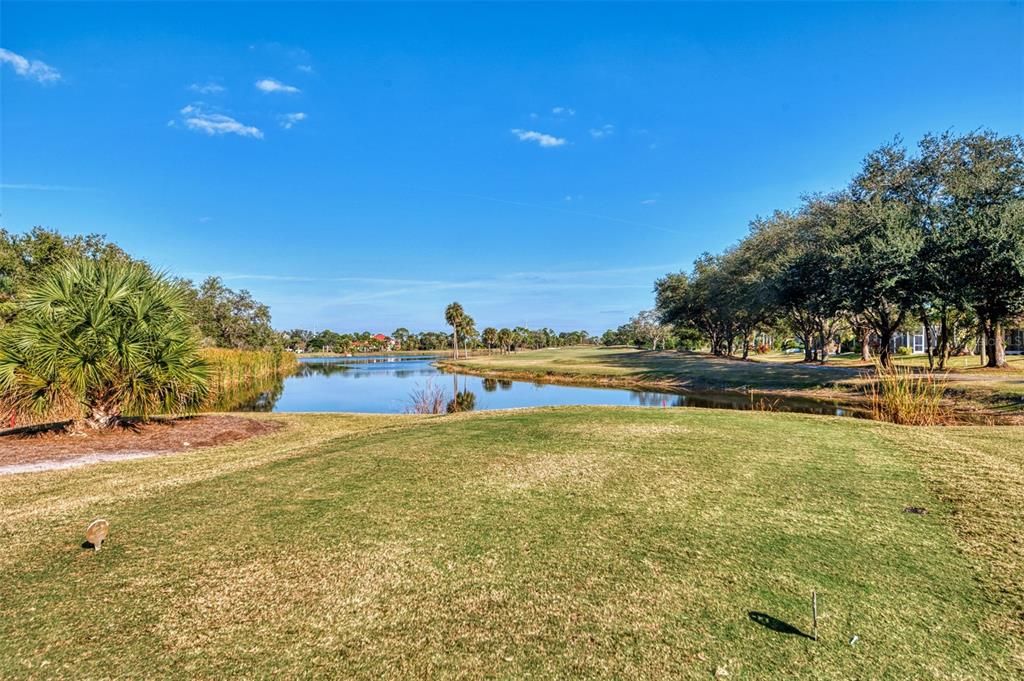 合同活跃: $349,900 (3 贝兹, 2 浴室, 1571 平方英尺)