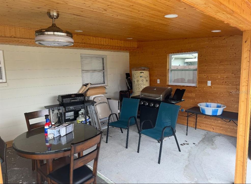 For Sale: $295,000 (3 beds, 2 baths, 1280 Square Feet)