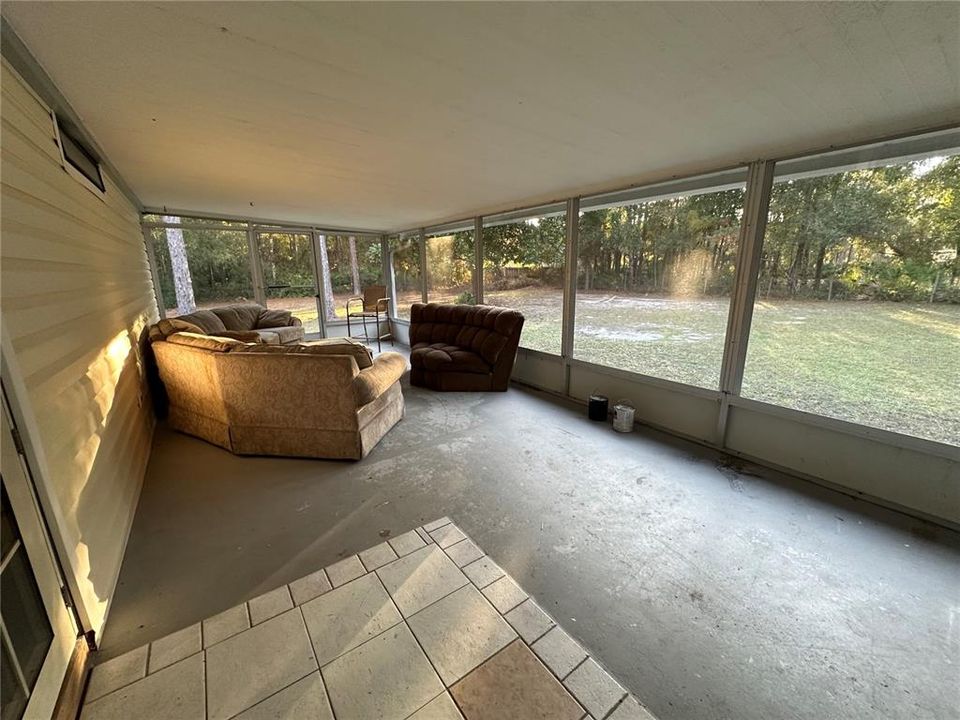 待售: $129,000 (3 贝兹, 2 浴室, 1056 平方英尺)