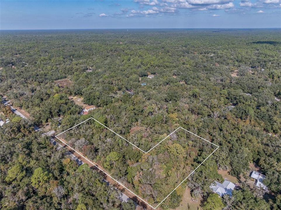 На продажу: $62,500 (2.33 acres)