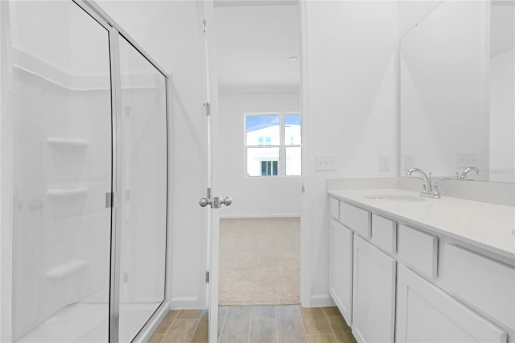 На продажу: $306,950 (3 спален, 2 ванн, 1700 Квадратных фут)