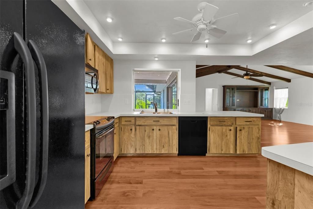 待售: $550,000 (3 贝兹, 2 浴室, 2235 平方英尺)