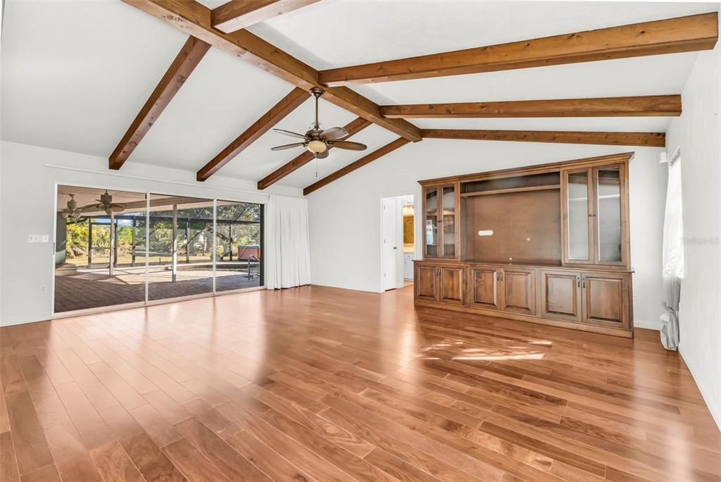 待售: $550,000 (3 贝兹, 2 浴室, 2235 平方英尺)