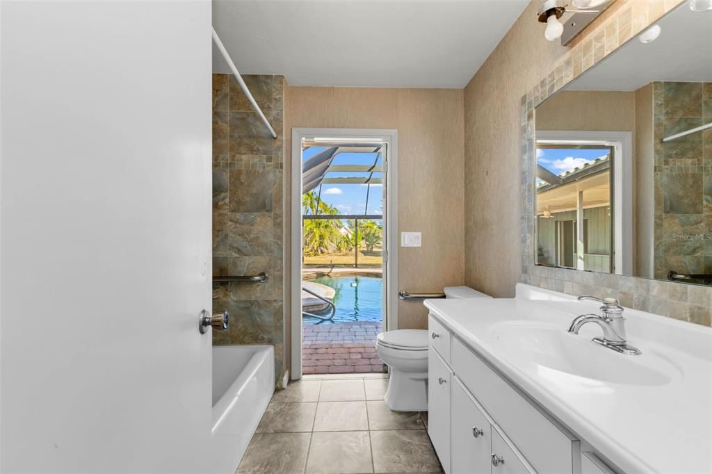 待售: $550,000 (3 贝兹, 2 浴室, 2235 平方英尺)