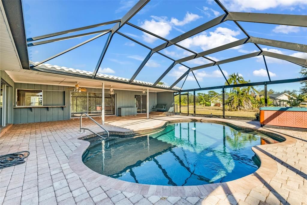 待售: $550,000 (3 贝兹, 2 浴室, 2235 平方英尺)