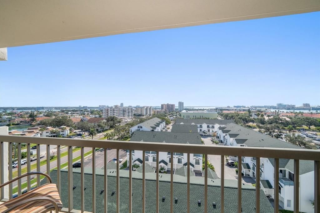 出租: $4,000 (2 贝兹, 2 浴室, 1390 平方英尺)