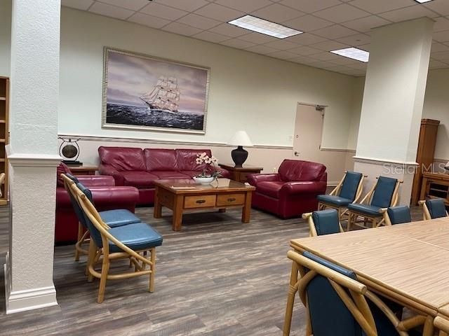 出租: $4,000 (2 贝兹, 2 浴室, 1390 平方英尺)