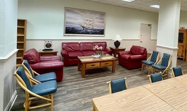 出租: $4,000 (2 贝兹, 2 浴室, 1390 平方英尺)