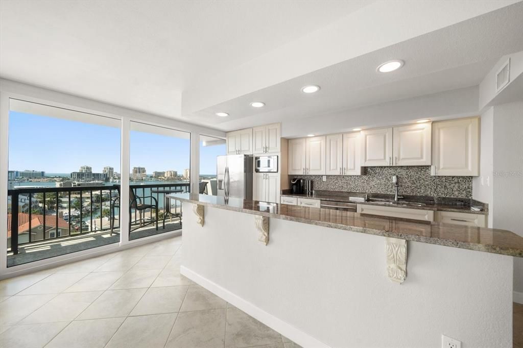 出租: $4,000 (2 贝兹, 2 浴室, 1390 平方英尺)