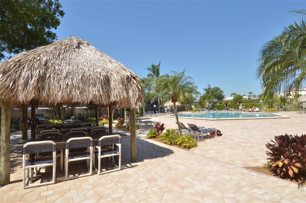 出租: $4,000 (2 贝兹, 2 浴室, 1390 平方英尺)