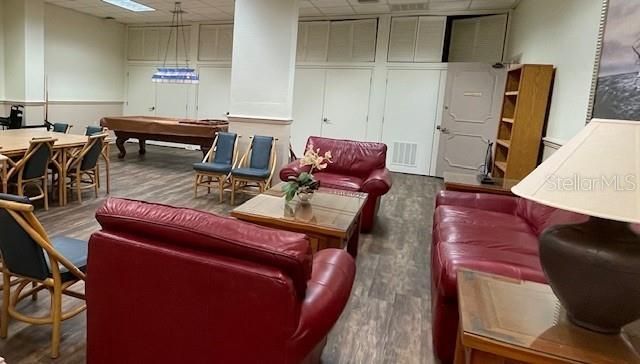 出租: $4,000 (2 贝兹, 2 浴室, 1390 平方英尺)