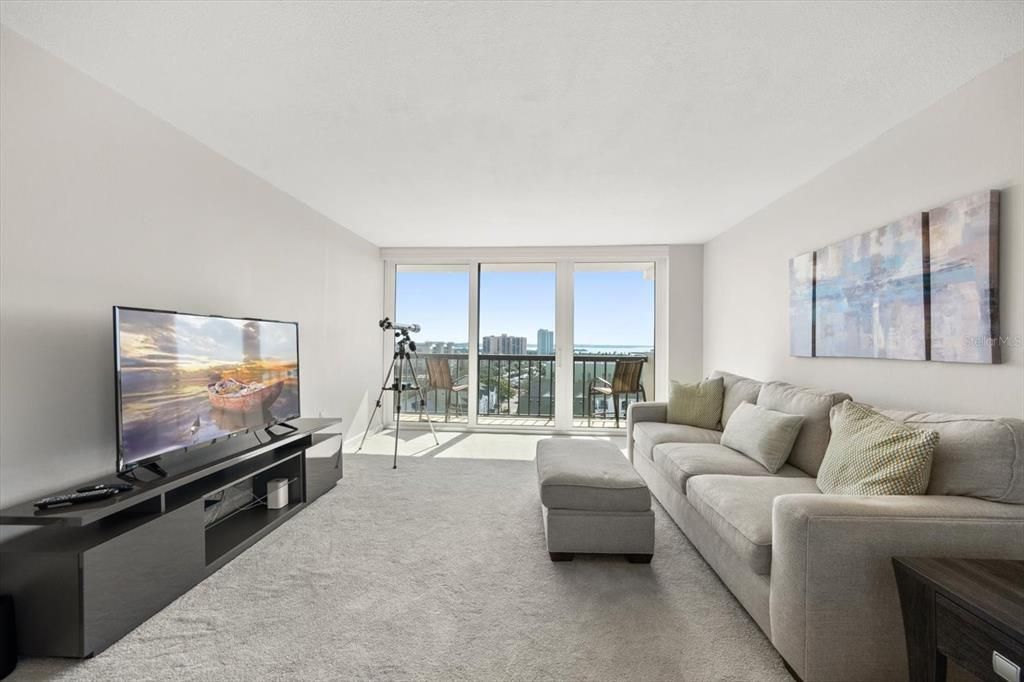 出租: $4,000 (2 贝兹, 2 浴室, 1390 平方英尺)