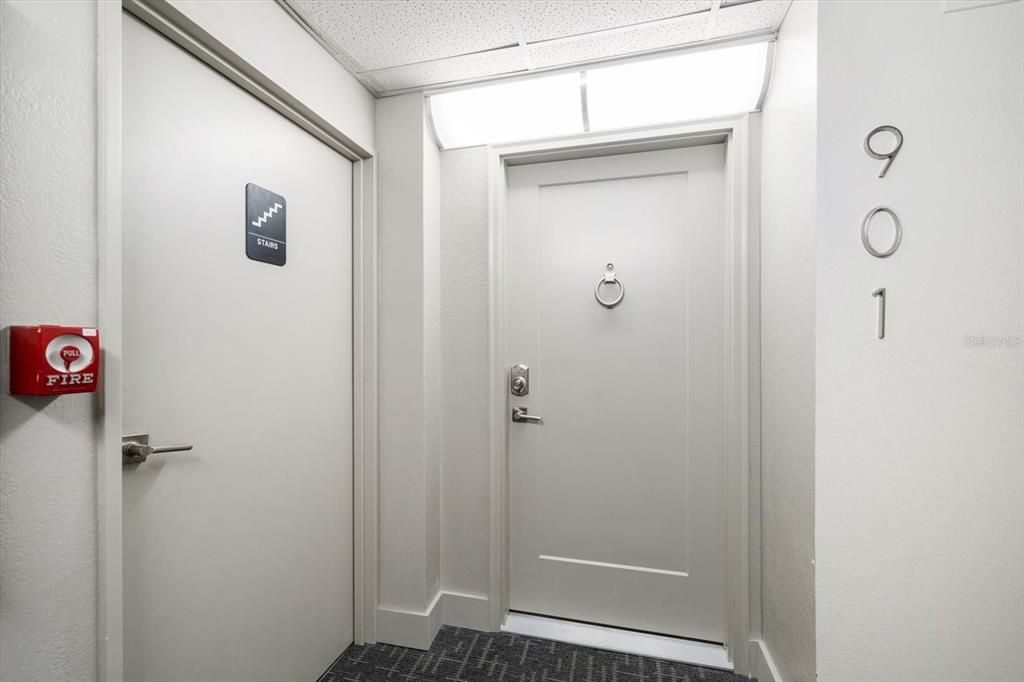 出租: $4,000 (2 贝兹, 2 浴室, 1390 平方英尺)