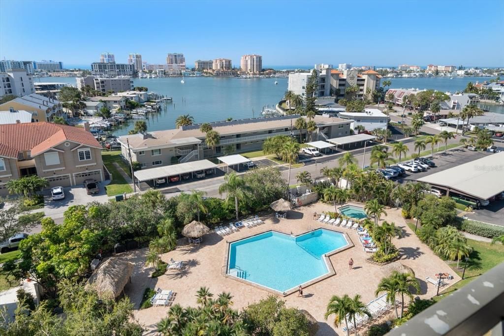 出租: $4,000 (2 贝兹, 2 浴室, 1390 平方英尺)