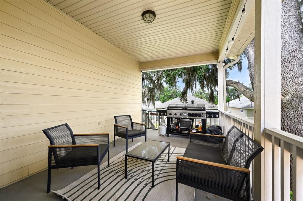 For Rent: $2,300 (3 beds, 2 baths, 1507 Square Feet)