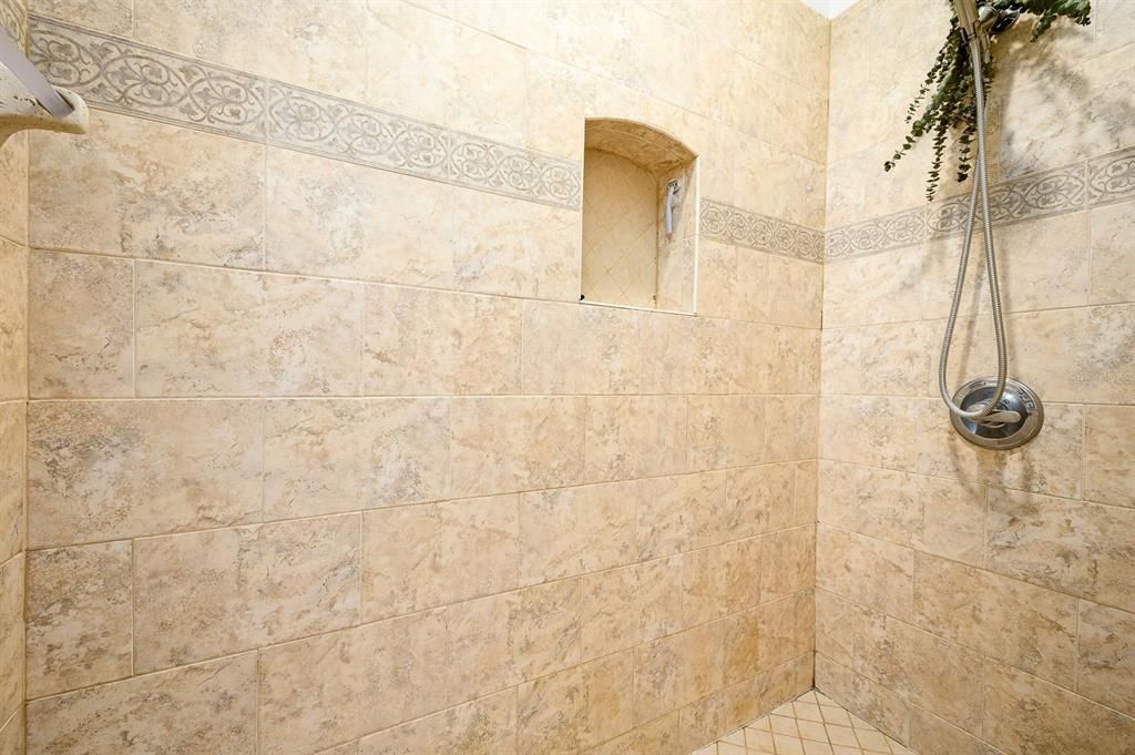 For Rent: $2,300 (3 beds, 2 baths, 1507 Square Feet)