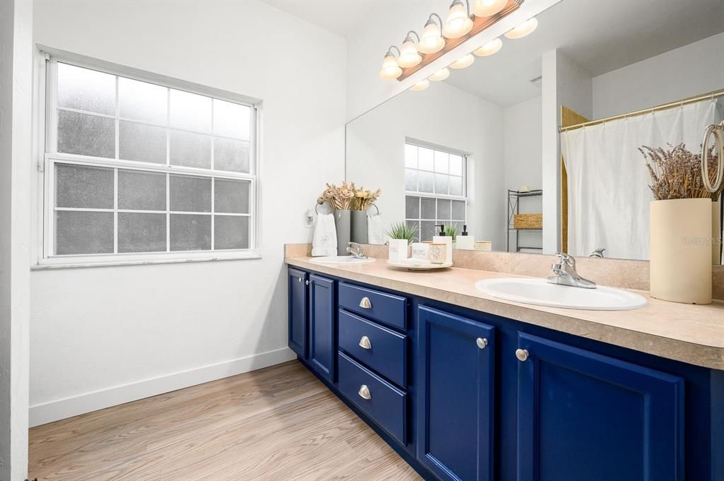 For Rent: $2,300 (3 beds, 2 baths, 1507 Square Feet)