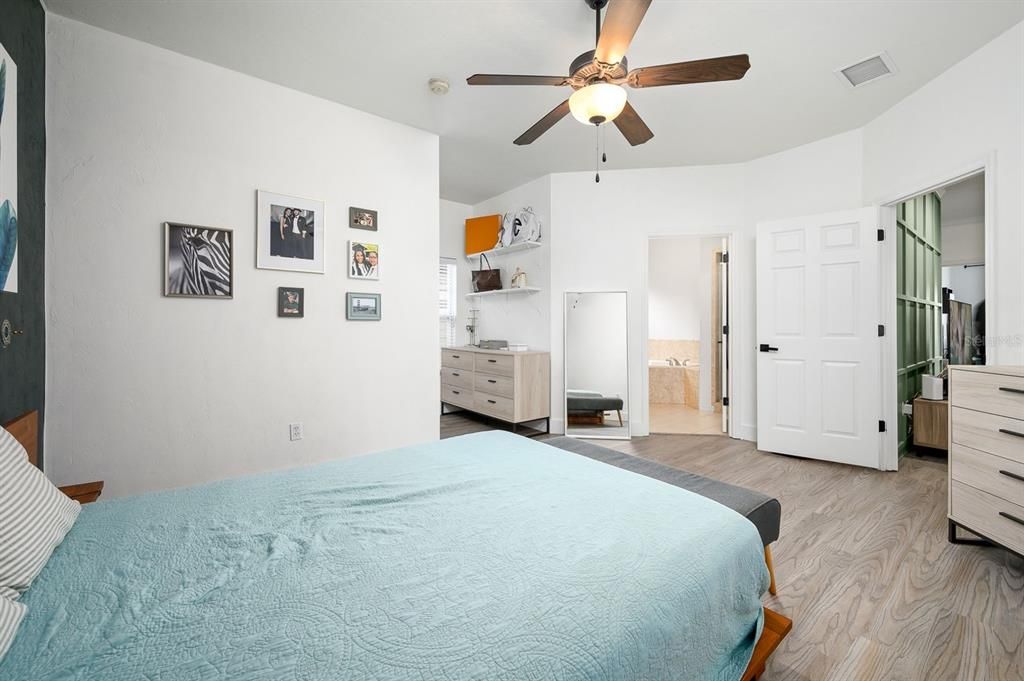 For Rent: $2,300 (3 beds, 2 baths, 1507 Square Feet)