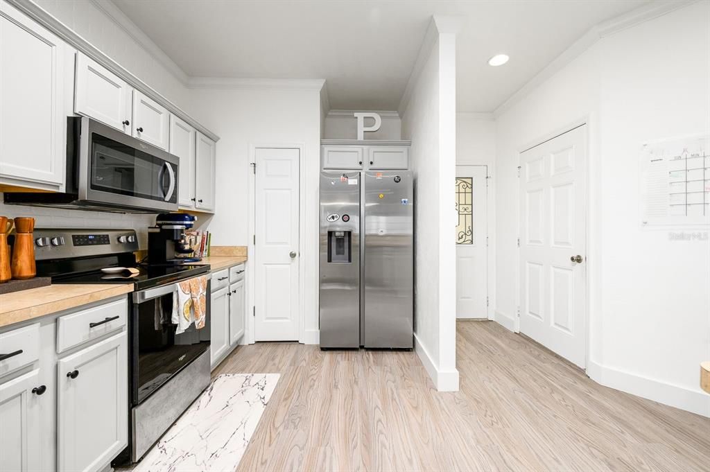 For Rent: $2,300 (3 beds, 2 baths, 1507 Square Feet)