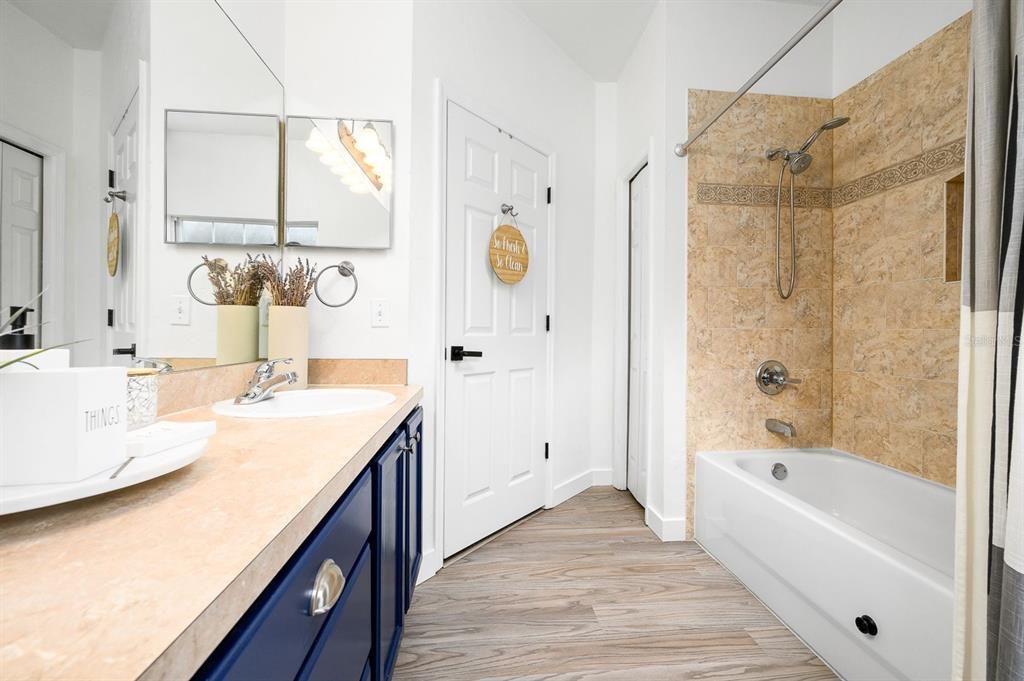 For Rent: $2,300 (3 beds, 2 baths, 1507 Square Feet)