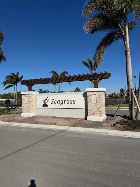 待售: $329,999 (4 贝兹, 2 浴室, 1828 平方英尺)