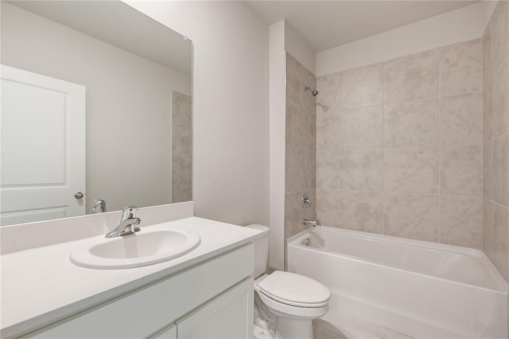 待售: $329,999 (4 贝兹, 2 浴室, 1828 平方英尺)