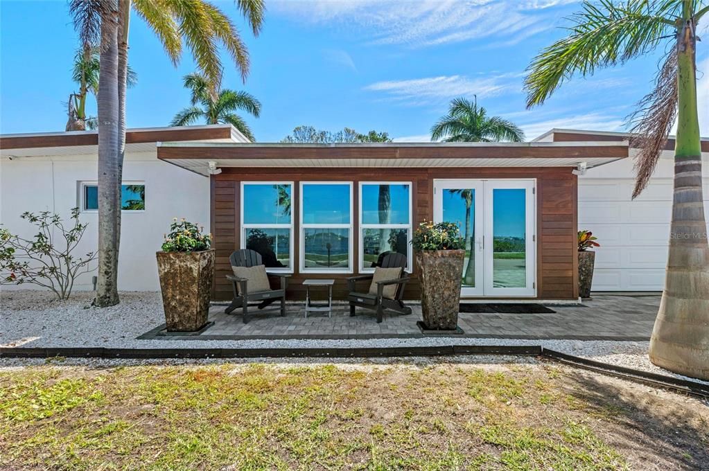 En Venta: $925,000 (2 camas, 2 baños, 1956 Pies cuadrados)