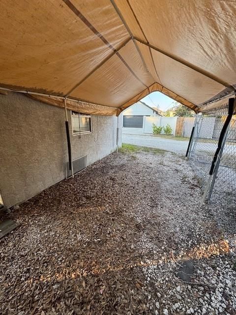 合同活跃: $240,000 (4 贝兹, 2 浴室, 1272 平方英尺)