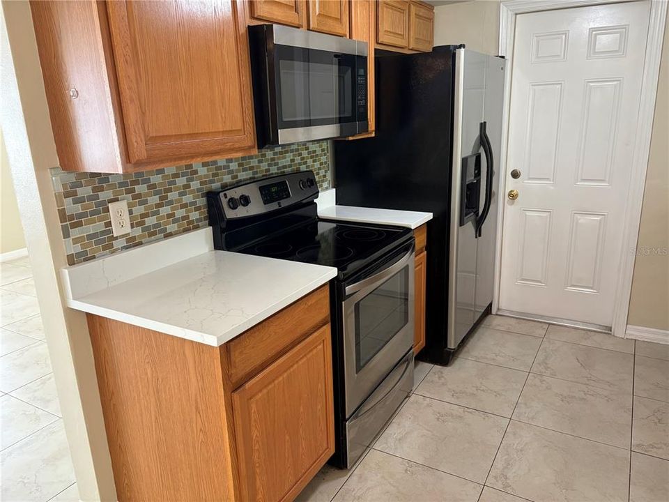 Activo con contrato: $205,000 (2 camas, 1 baños, 1104 Pies cuadrados)