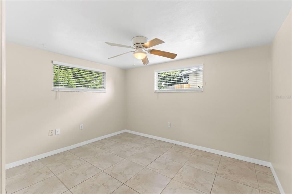 Activo con contrato: $205,000 (2 camas, 1 baños, 1104 Pies cuadrados)