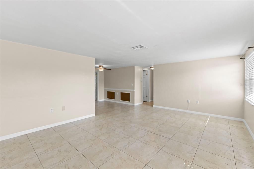 Activo con contrato: $205,000 (2 camas, 1 baños, 1104 Pies cuadrados)