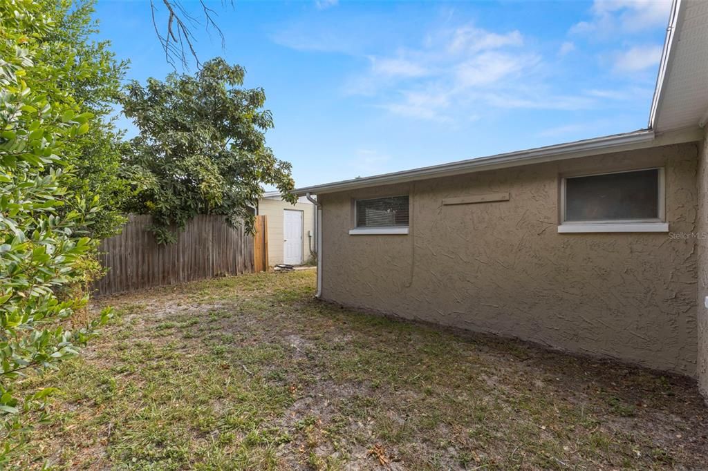 Activo con contrato: $205,000 (2 camas, 1 baños, 1104 Pies cuadrados)