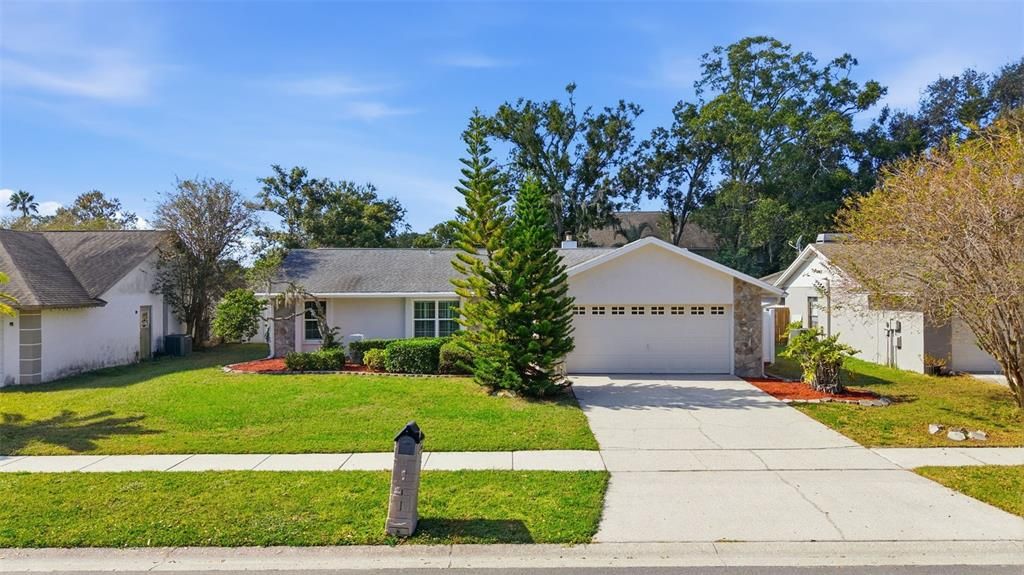 Под контрактом: $364,900 (3 спален, 2 ванн, 1246 Квадратных фут)