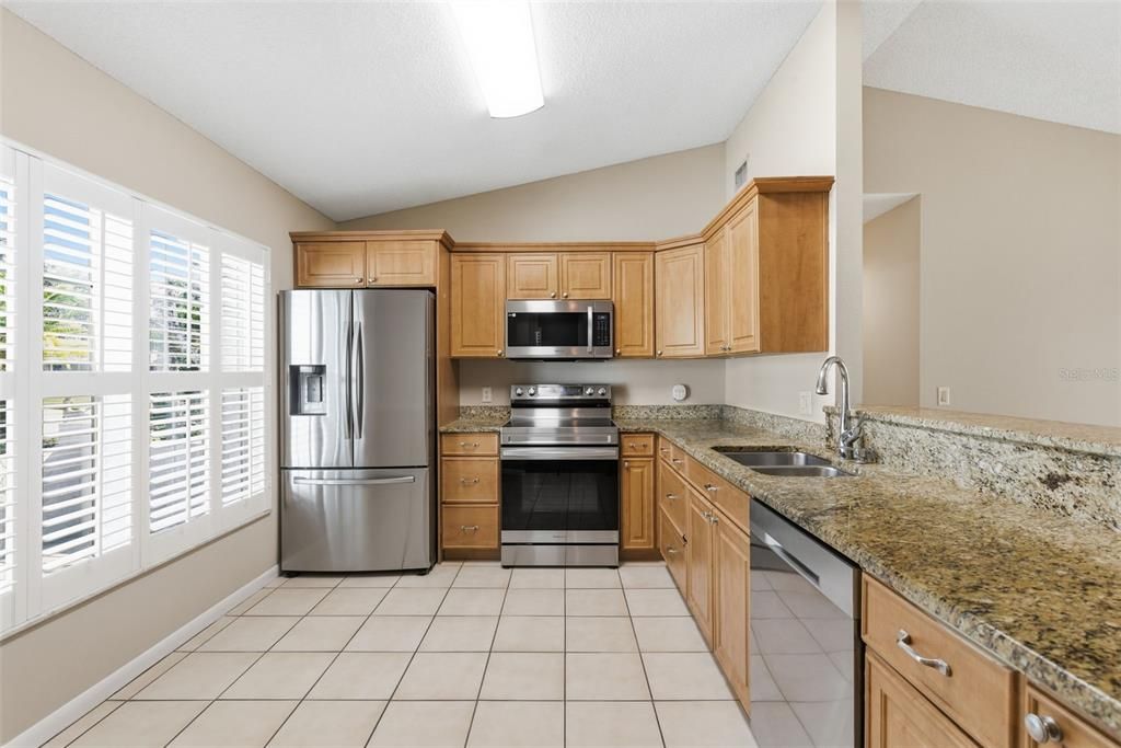 Под контрактом: $364,900 (3 спален, 2 ванн, 1246 Квадратных фут)