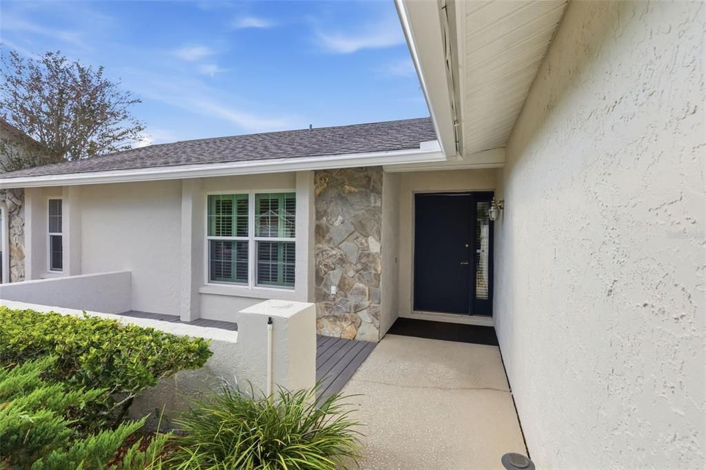 Под контрактом: $364,900 (3 спален, 2 ванн, 1246 Квадратных фут)