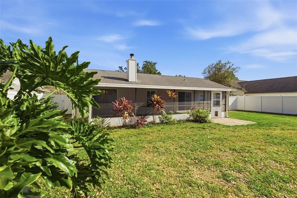 Под контрактом: $364,900 (3 спален, 2 ванн, 1246 Квадратных фут)