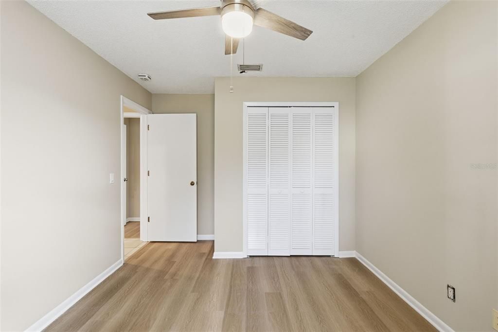 Под контрактом: $364,900 (3 спален, 2 ванн, 1246 Квадратных фут)