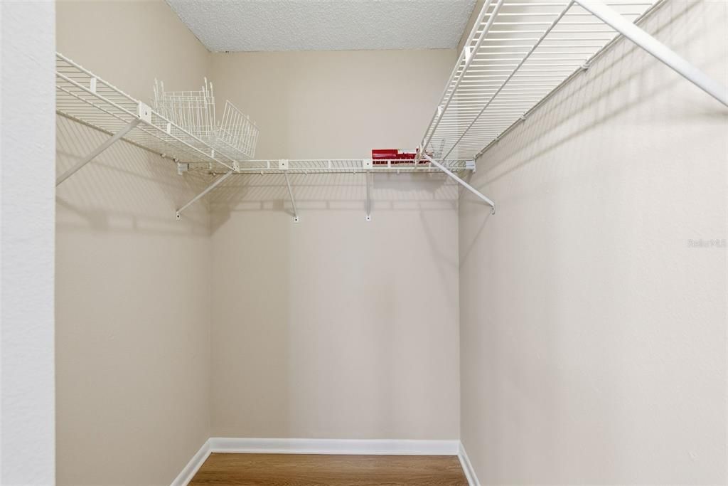 Под контрактом: $364,900 (3 спален, 2 ванн, 1246 Квадратных фут)