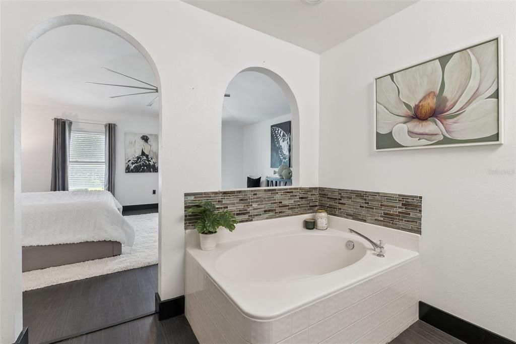 En Venta: $634,900 (4 camas, 2 baños, 2882 Pies cuadrados)