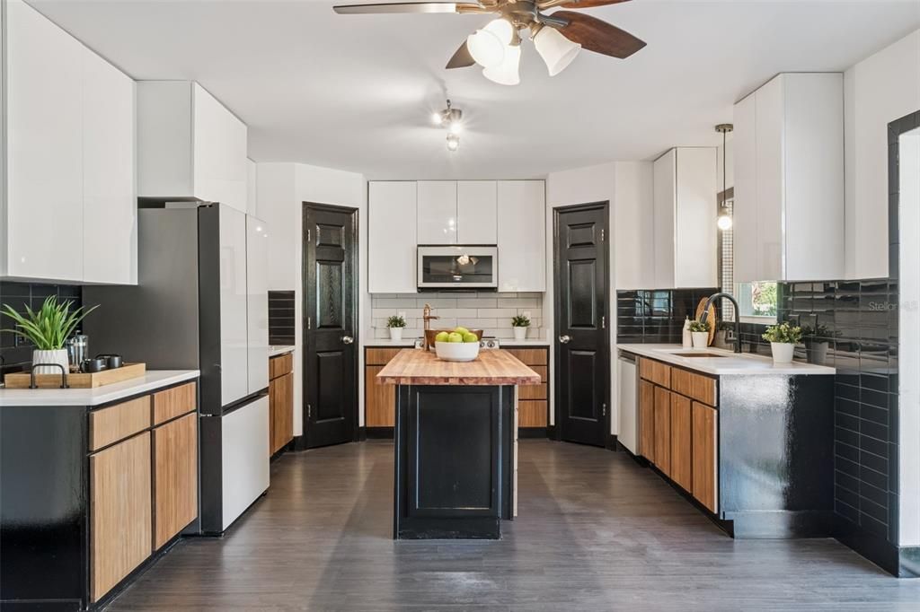 En Venta: $634,900 (4 camas, 2 baños, 2882 Pies cuadrados)