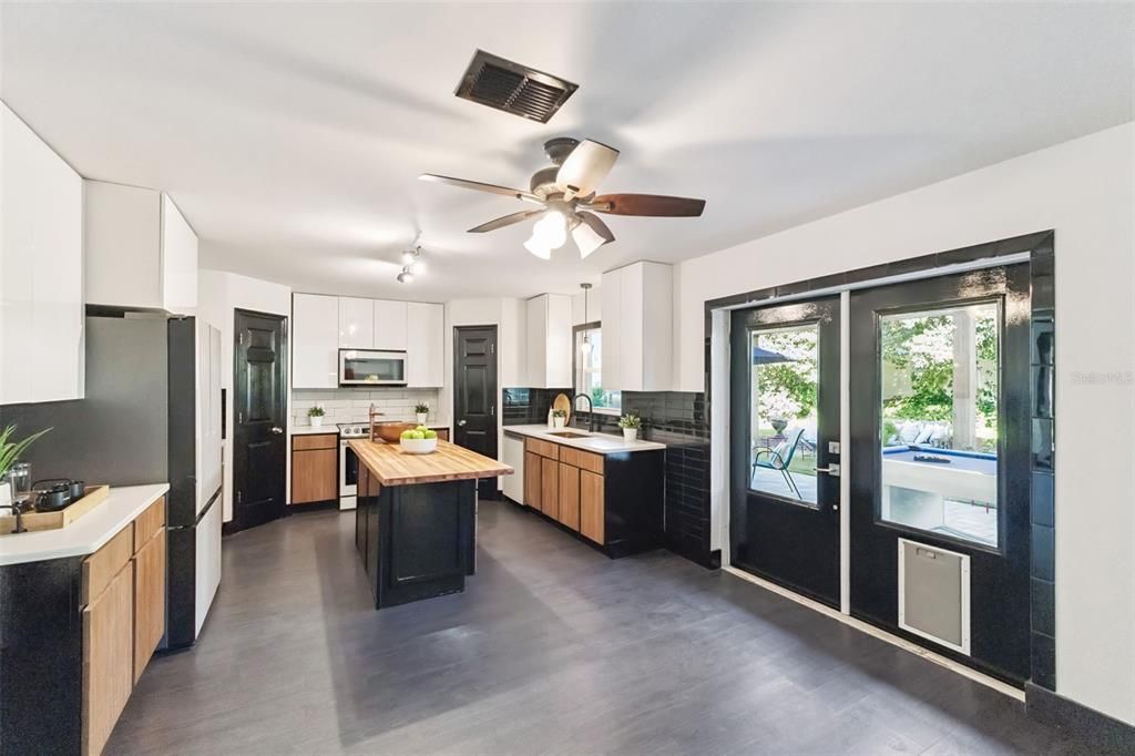 En Venta: $634,900 (4 camas, 2 baños, 2882 Pies cuadrados)