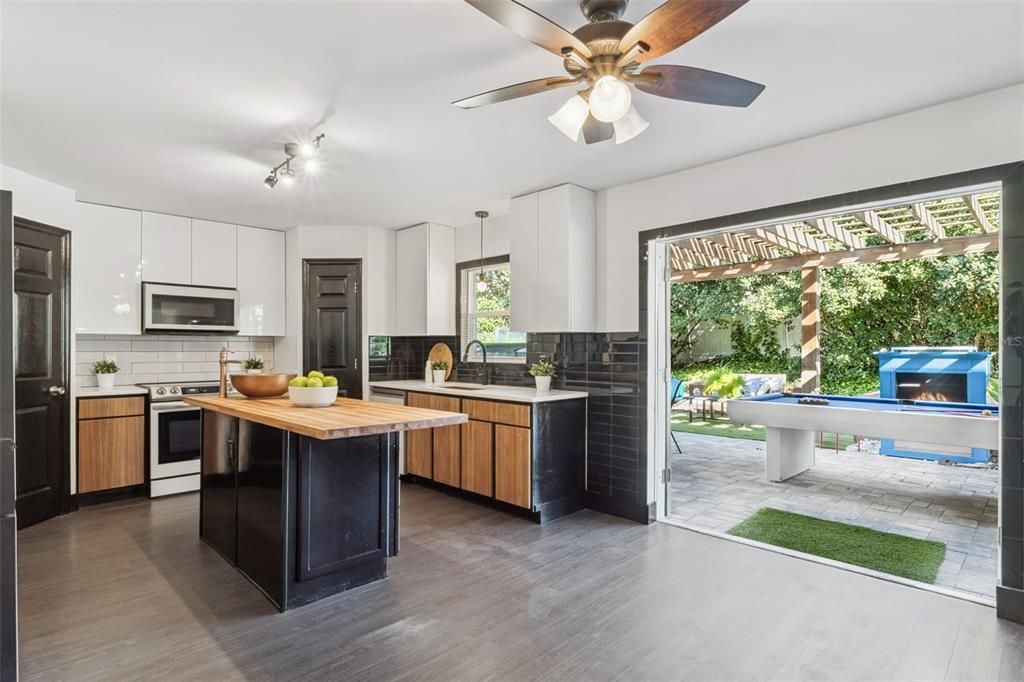 En Venta: $634,900 (4 camas, 2 baños, 2882 Pies cuadrados)