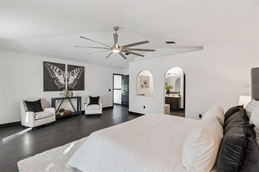 En Venta: $634,900 (4 camas, 2 baños, 2882 Pies cuadrados)