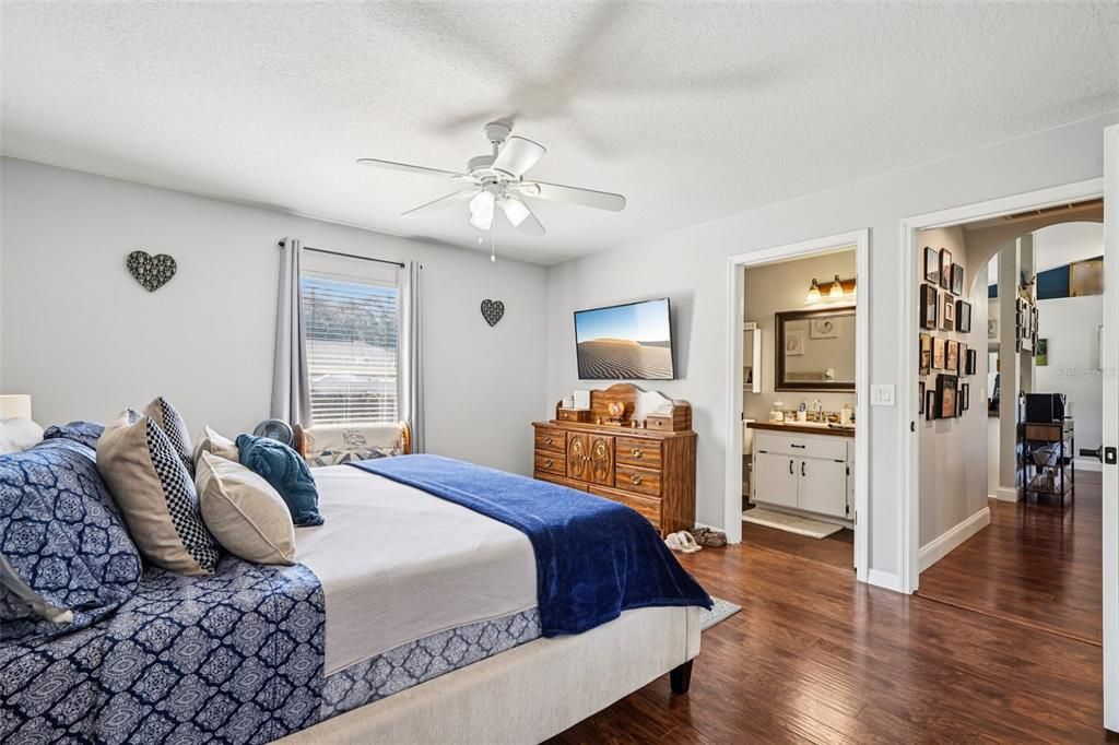 En Venta: $309,000 (3 camas, 2 baños, 1338 Pies cuadrados)