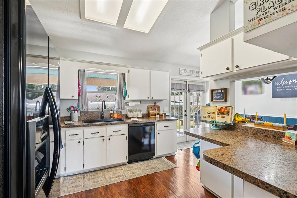 En Venta: $309,000 (3 camas, 2 baños, 1338 Pies cuadrados)