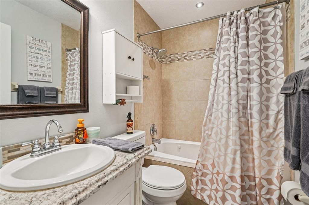 En Venta: $309,000 (3 camas, 2 baños, 1338 Pies cuadrados)