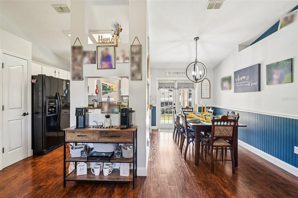 En Venta: $309,000 (3 camas, 2 baños, 1338 Pies cuadrados)