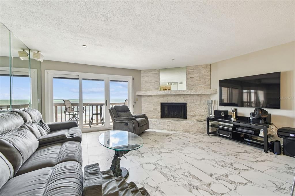 For Sale: $1,295,000 (4 beds, 3 baths, 1870 Square Feet)