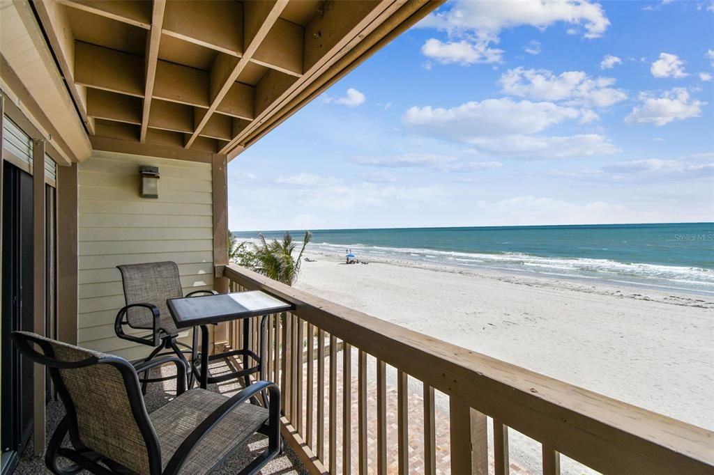 For Sale: $1,295,000 (4 beds, 3 baths, 1870 Square Feet)