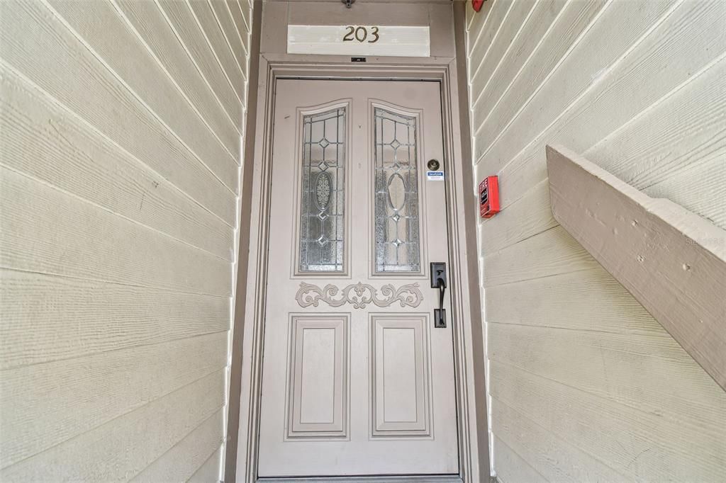 For Sale: $1,295,000 (4 beds, 3 baths, 1870 Square Feet)